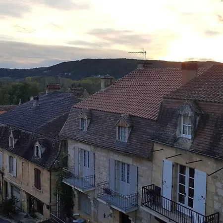 Aux Portes De L'abbaye